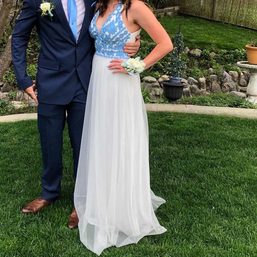 Dress - Picture 2 of 3